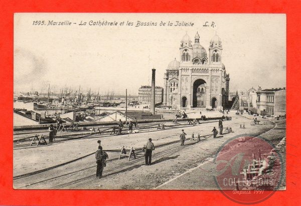 dept 13 - 1595 - MARSEILLE - La Cathédrale et les Bassins de la Joliette