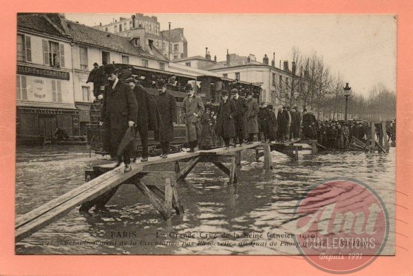 dept 75 - 141 - PARIS - La Grande Crue de la Seine (Janvier 1910) - Rétablissement de la Circulation par Passerelles...