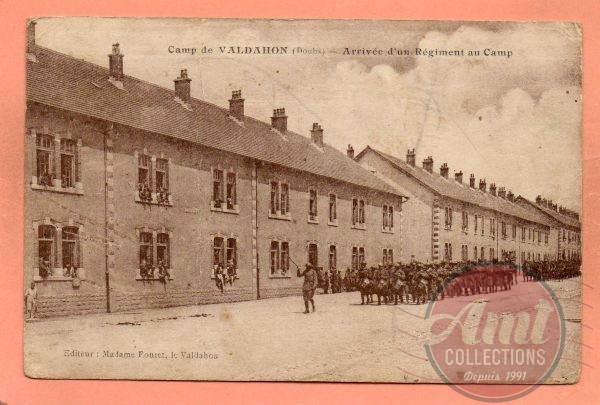 dept 25 - VALDAHON - Camp de Valdahon - Arrivée d'un Régiment au Camp