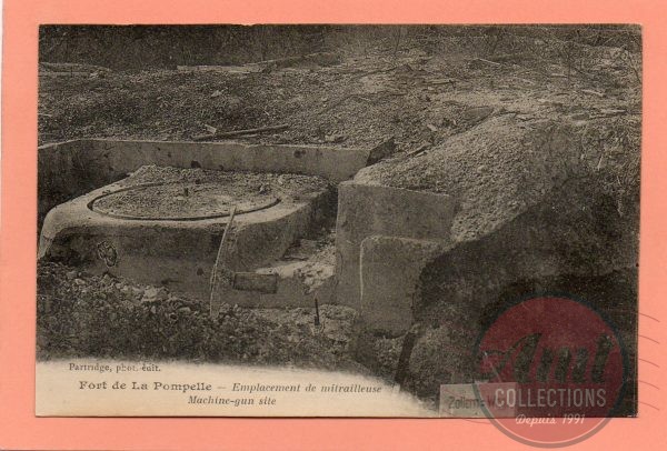 dept 51 - Fort de la Pompelle  - Emplacement de mitrailleuse